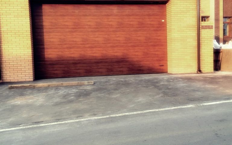Подъемно-поворотные гаражные ворота Самара