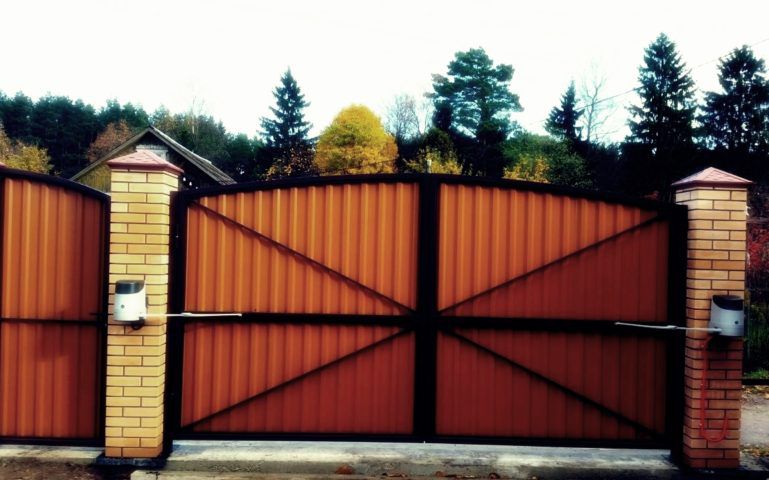 Распашные гаражные ворота Самара